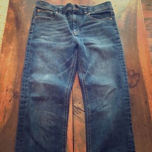 Boys Vineyard Vines Classic jeans.